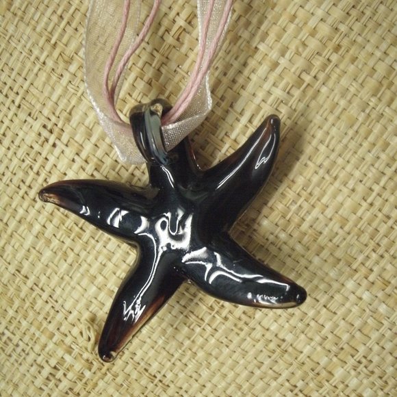 Muramo Glass Floral Starfish Pendant Necklace - Picture 11 of 16